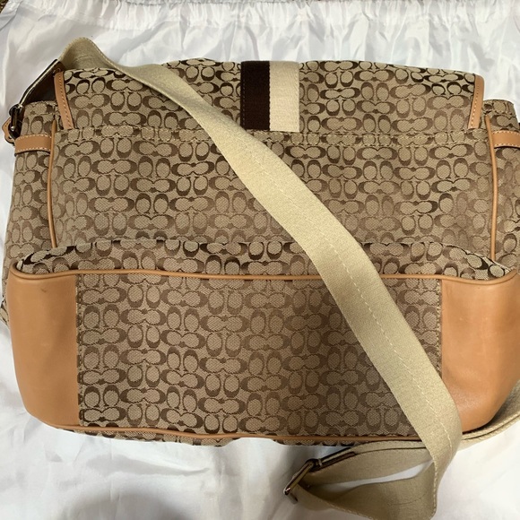 COACH large bag, diaper bag or can use for laptop - Picture 4 of 5